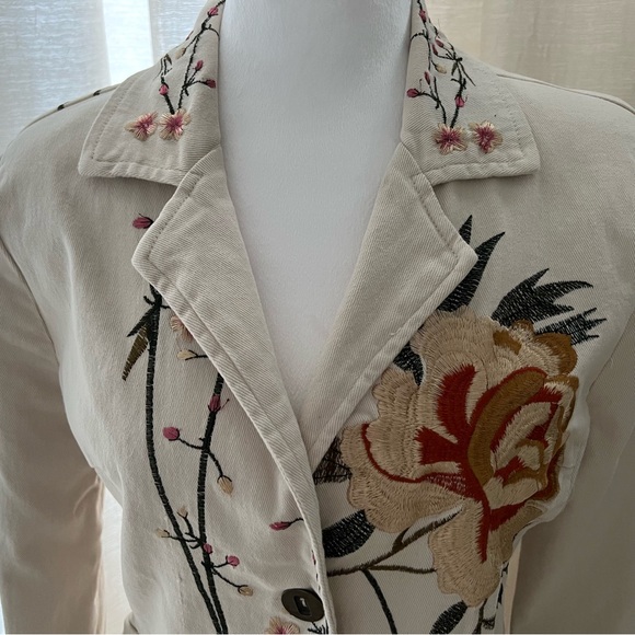 WE Embroidered Cream Floral Women's Coat - Picture 2 of 11